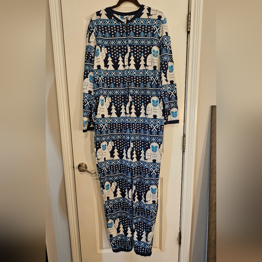 Men's Dec 25 1 piece abonamial snowman pajamas size Medium